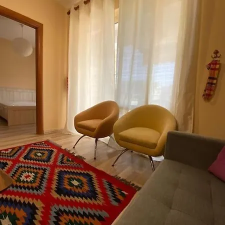 *heart Of New Bazaar 1 Bed Apt* Daire