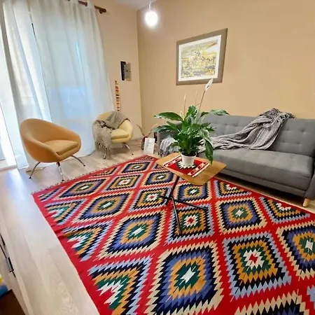 *heart Of New Bazaar 1 Bed Apt* Daire Tiran